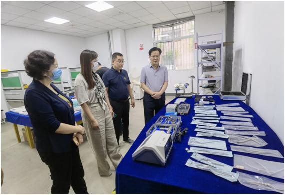 汉中市市场监管局局长高大鹏赴医疗器械生产企业开展助商稳企调研帮扶
